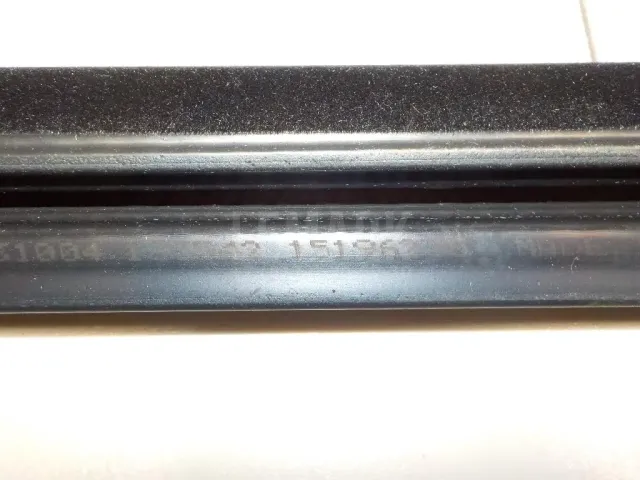 Уплотнитель стекла двери для  FAW J5 2004