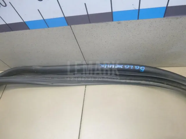 Уплотнитель багажника