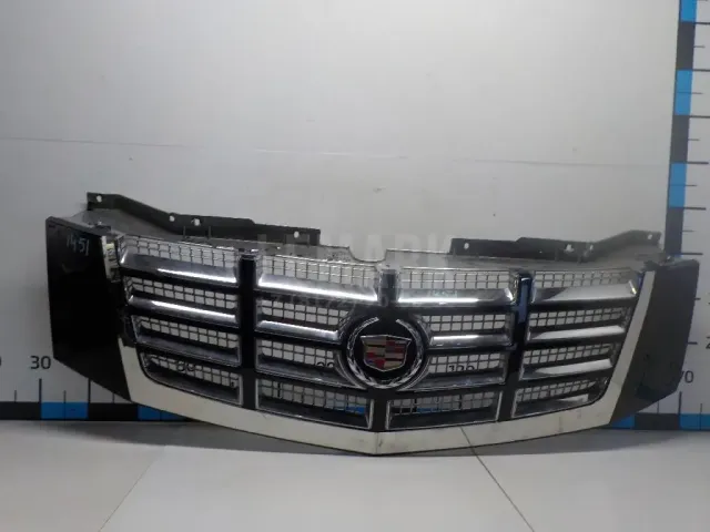 Решетка радиатора для  GM GMC SAVANA 2002