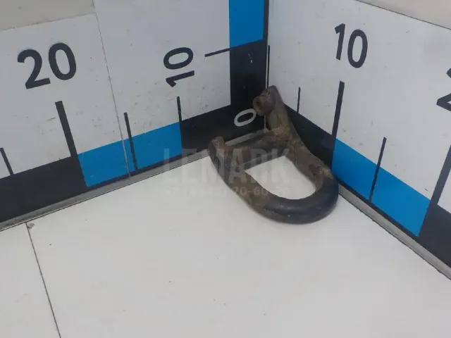 Крюк буксировочный
