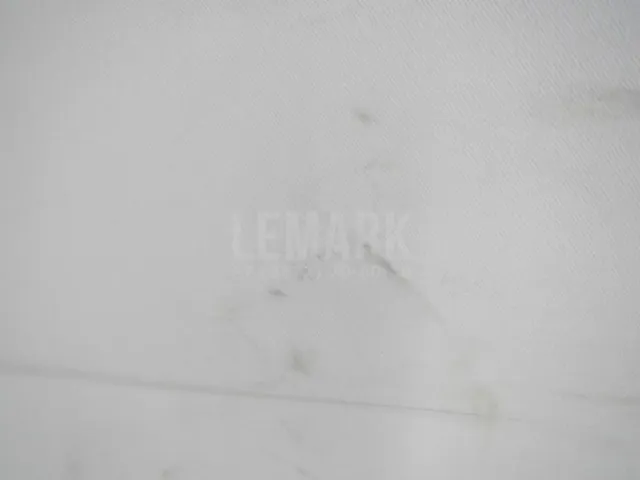 Направляющая люка для  Geely Emgrand EC7 (FE-1/2) 2011-2016