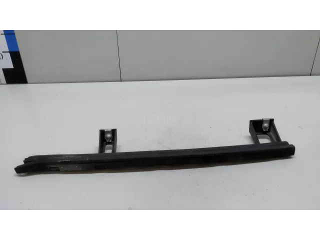 Направляющая стекла двери для  BMW X3 E83 2004-2010