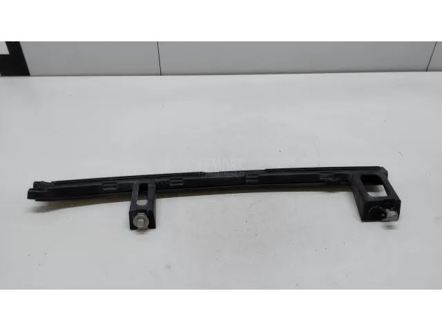 Направляющая стекла двери для  BMW X3 E83 2004-2010