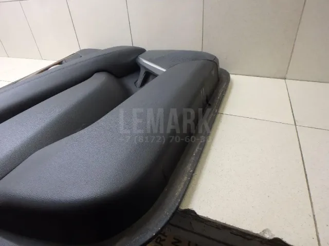 Обшивка двери задней левой