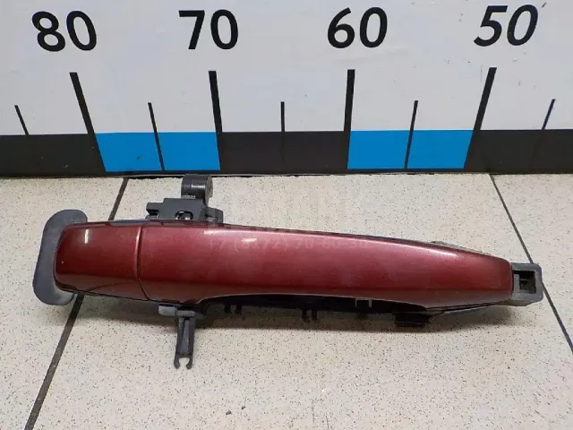 Ручка двери передней наружная правая