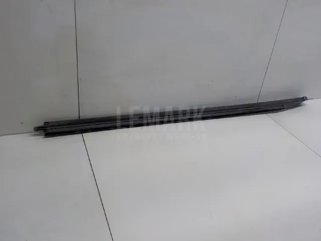 Молдинг лобового стекла для  Ford America Explorer 2001-2011