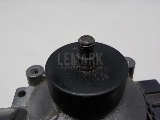 Моторчик стеклоочистителя передний
