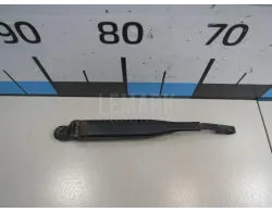 Поводок стеклоочистителя заднего