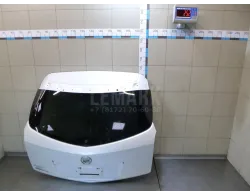 Дверь багажника со стеклом