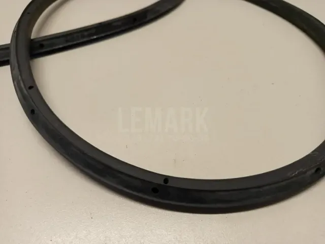 Уплотнитель капота для  Geely GC6 2014-2016