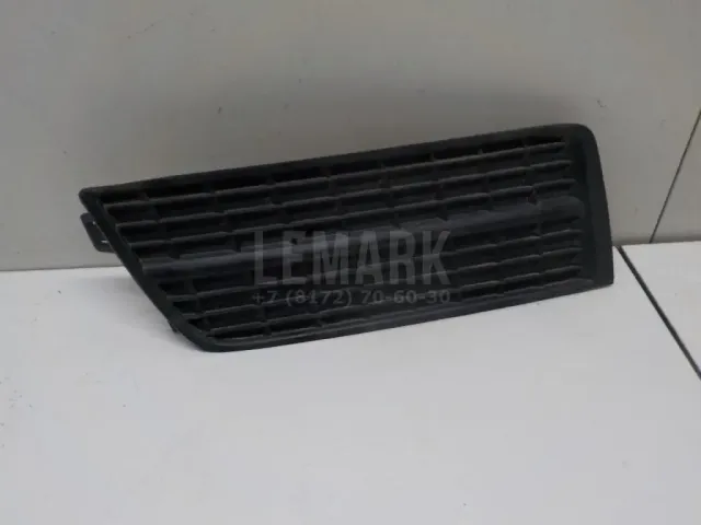 Решетка в бампер правая для  Dodge Intrepid 1998-2004