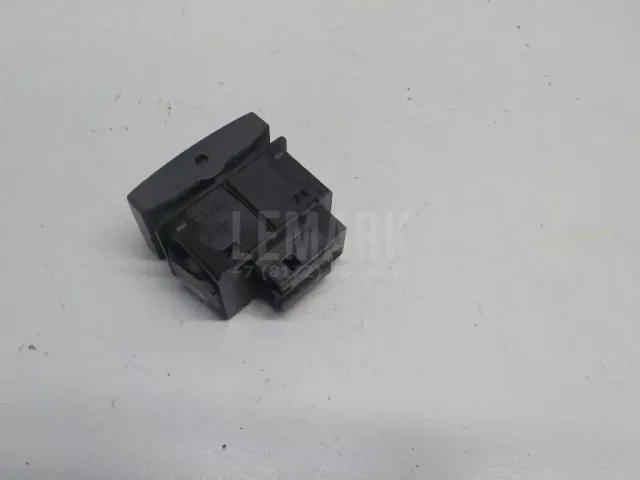 Кнопка люка для  FAW Besturn B50 2009-2016