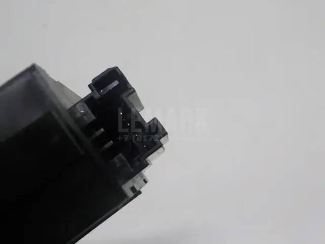 Кнопка люка для  FAW Besturn B50 2009-2016
