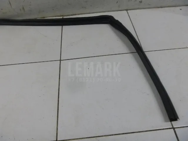 Уплотнитель стекла двери для  Ford S-MAX 2006-2015