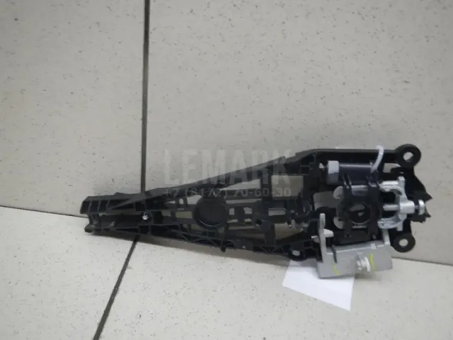 Кронштейн ручки для  Ford Fiesta 2001-2008