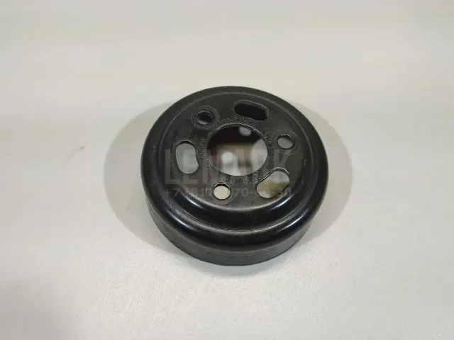 Шкив водяного насоса (помпы) для  BMW 3-serie F30/F31/F80 2011-2020