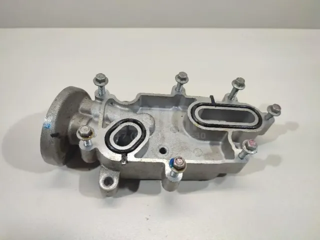 Кронштейн масляного фильтра для  BMW 4-serie F32/F33/F82 2012-2020