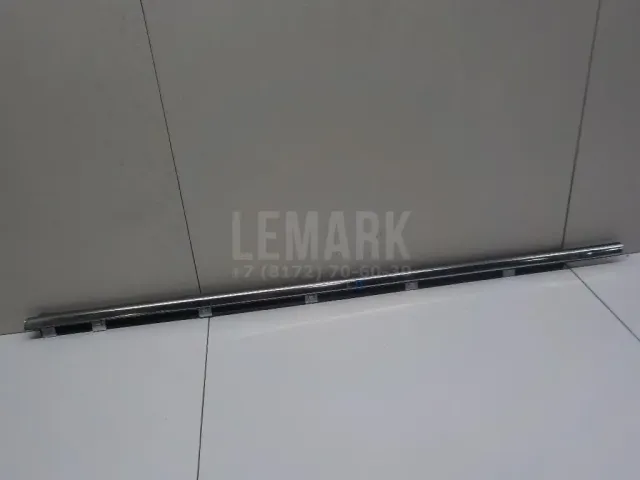 Накладка стекла переднего левого