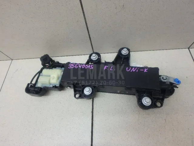 Ручка двери передней наружная левая для  BMW 3-serie E92/E93 2006-2012