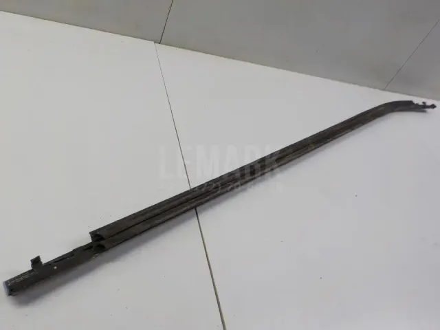 Накладка стекла переднего правого для  Citroen C6 2006-2012