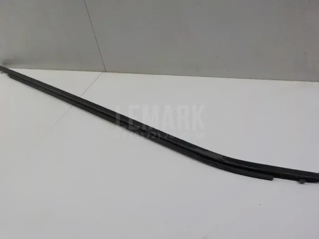 Накладка стекла переднего правого для  Citroen C6 2006-2012