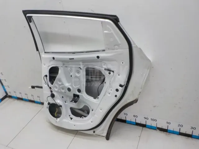 Дверь задняя правая для  Cadillac Escalade II 2000-2006