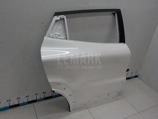 Дверь задняя правая для  Cadillac Escalade II 2000-2006