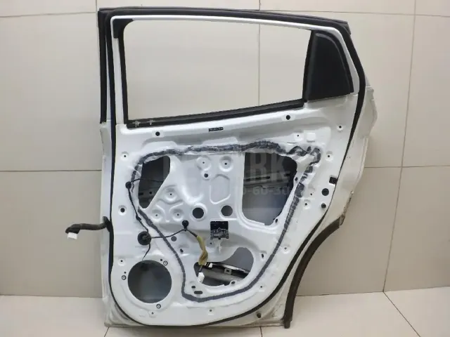Дверь задняя правая для  Chrysler 300M 1998-2004