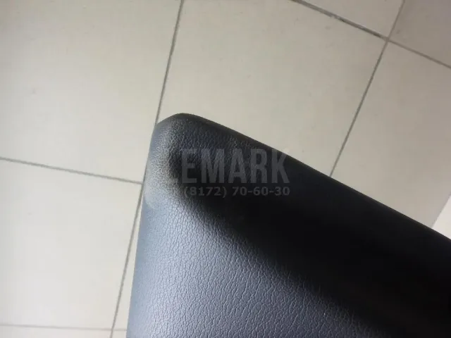 Обшивка двери передней правой