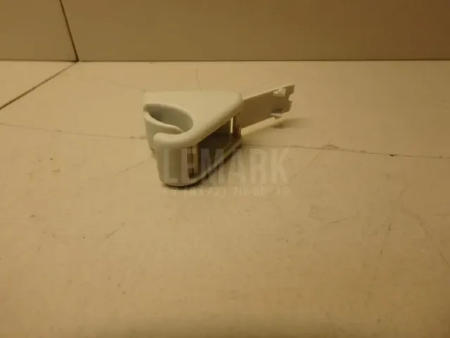 Крючок солнцезащитного козырька