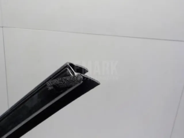 Накладка стекла заднего левого для  Chevrolet Camaro 2009-2015