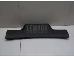 Обшивка двери багажника