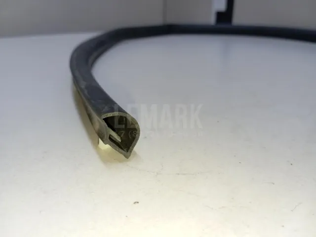 Уплотнитель капота для  Geely GC6 2014-2016