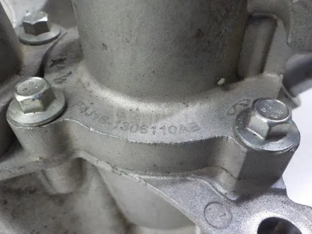 Насос водяной (помпа) для  Chevrolet Captiva (C100) 2006-2010