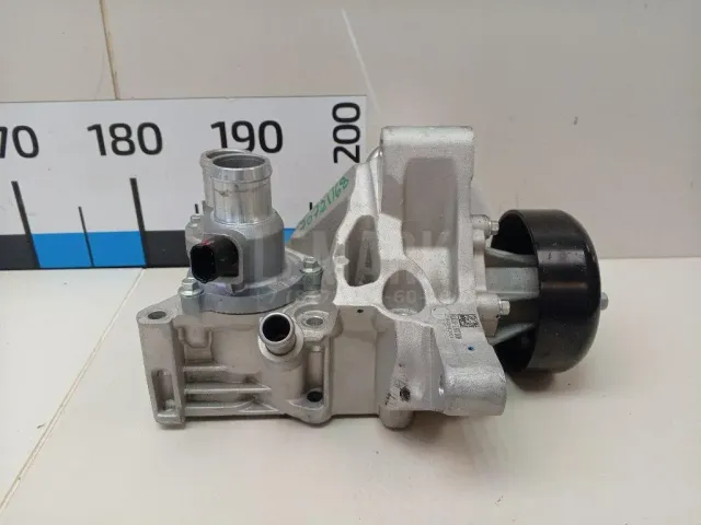 Насос водяной (помпа) для  BMW 4-serie F32/F33/F82 2012-2020