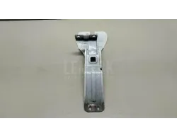 Кронштейн замка капота