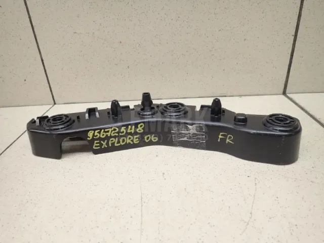Кронштейн переднего бампера правый для  BMW X6 E71 2008-2014
