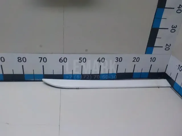 Молдинг задней правой двери