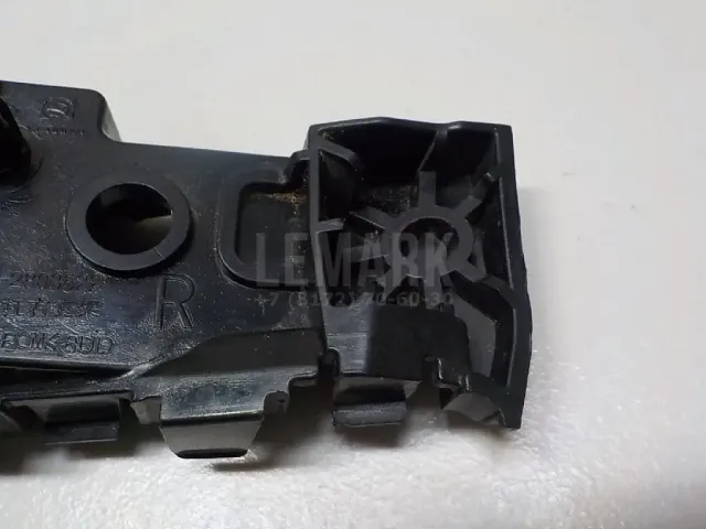 Кронштейн переднего бампера правый для  Ford C-MAX 2003-2010