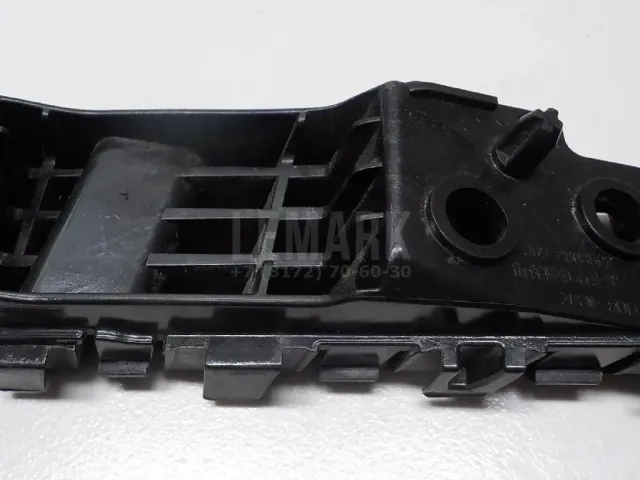 Кронштейн переднего бампера правый для  Ford C-MAX 2003-2010
