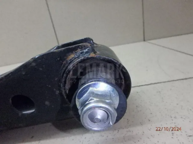 Рычаг задний поперечный