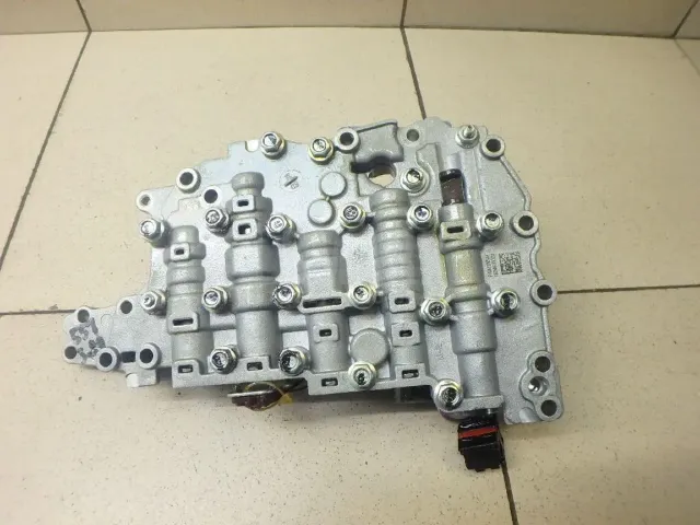 Блок клапанов для  BMW 6-serie F12/F13 2010-2017