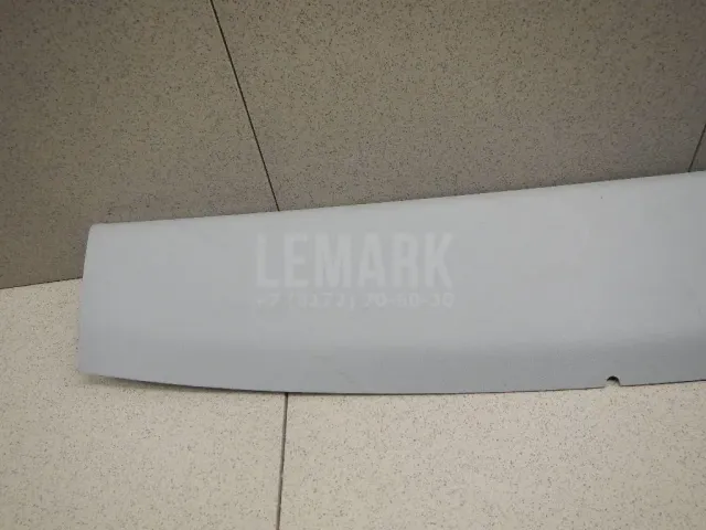 Обшивка двери багажника