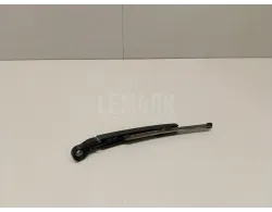 Поводок стеклоочистителя заднего