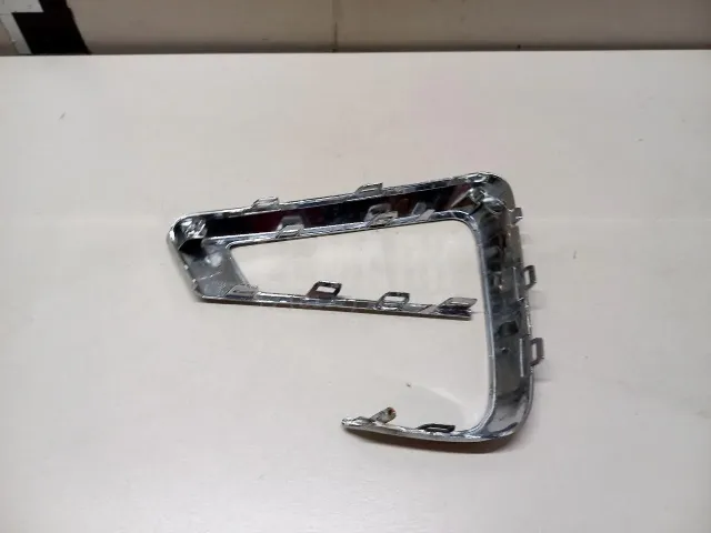 Рамка противотуманной фары левой для  BMW 7-serie G11/G12 2015-2022