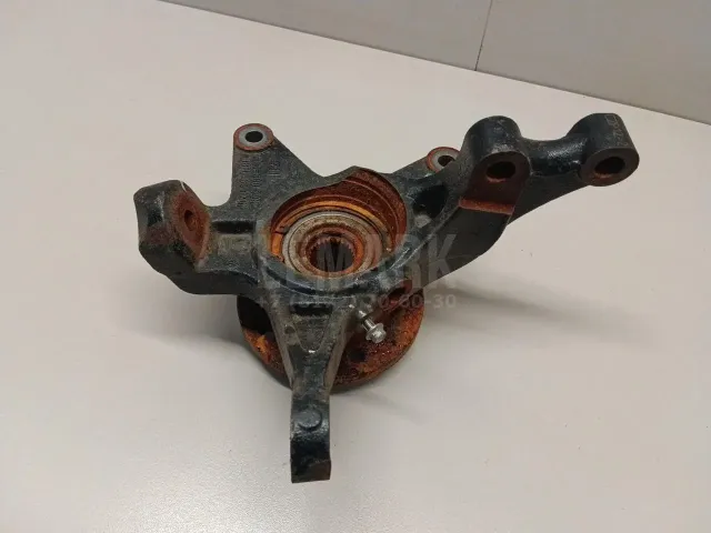 Кулак поворотный передний правый для  Dodge Avenger 1994-2000