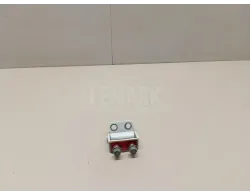 Петля двери багажника
