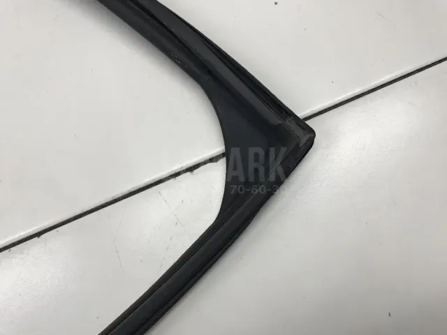 Уплотнитель стекла двери для  BAIC X55 2022