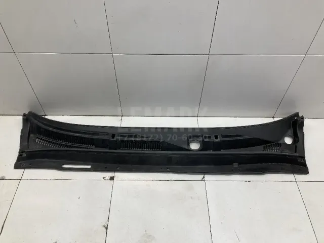 Решетка стеклооч. (планка под лобовое стекло) для  BMW i3 (I01) 2013-2022