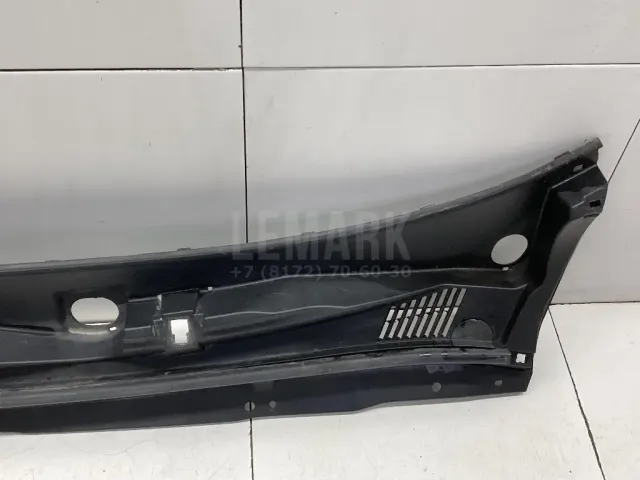 Решетка стеклооч. (планка под лобовое стекло) для  BMW i3 (I01) 2013-2022